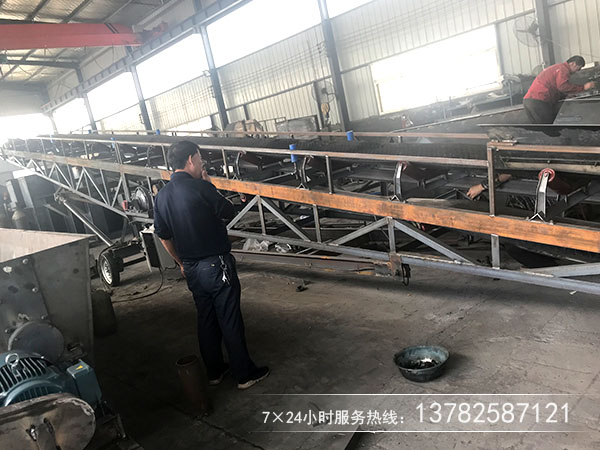 移動皮帶機(jī)選擇什么樣的張緊裝置好用！