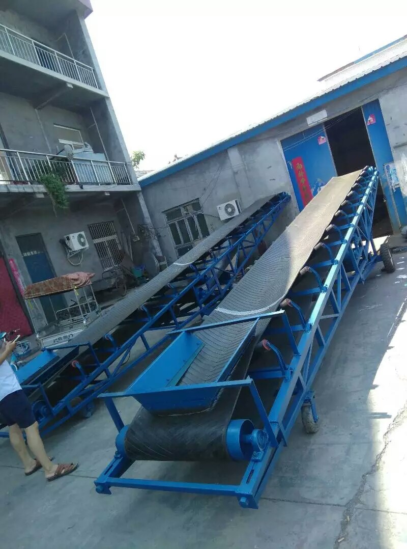 皮帶輸送機(jī)如何防止物料滾滑？